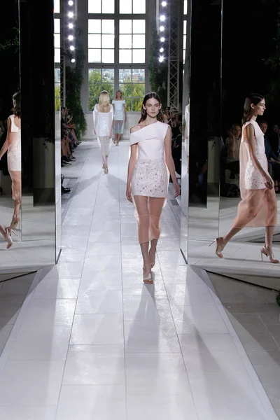Look 38